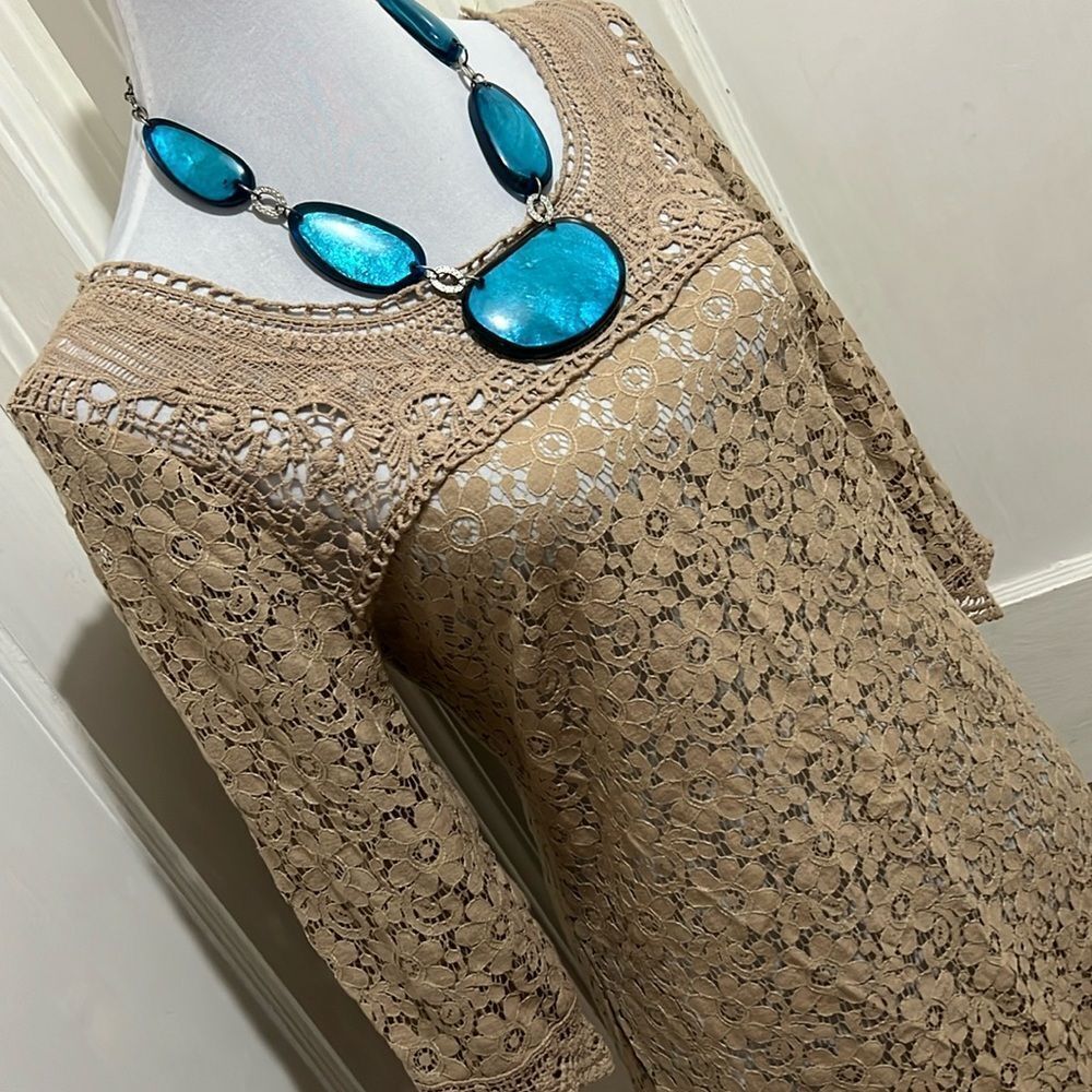 Spense Women's Size 8 Tan Floral Crocheted Dress